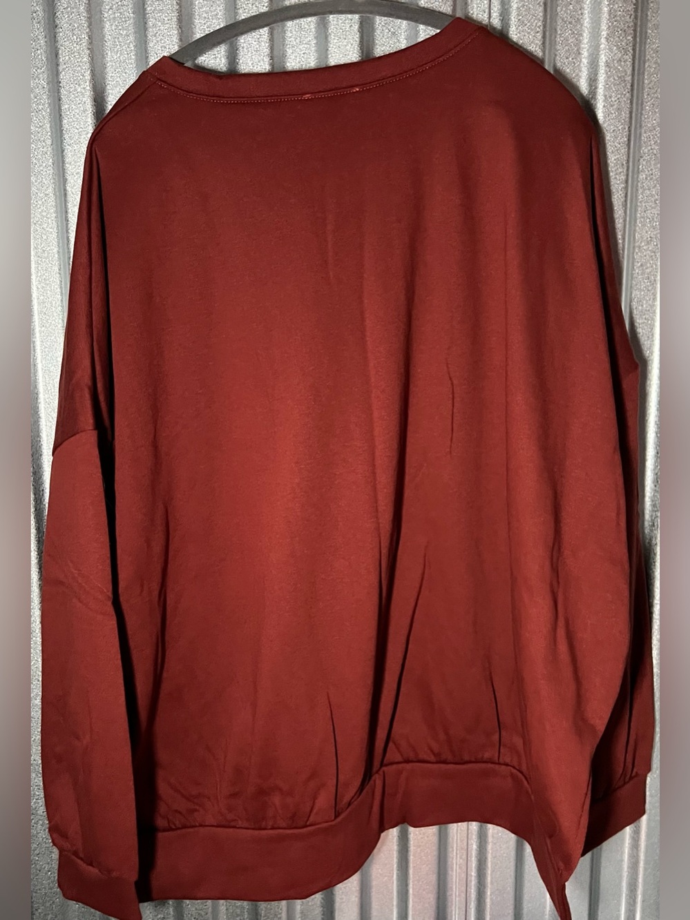 V-Neck Oversized Sweatshirt - Rust from Rolling Ranch Boutique 3X NWOT - Picture 3 of 4